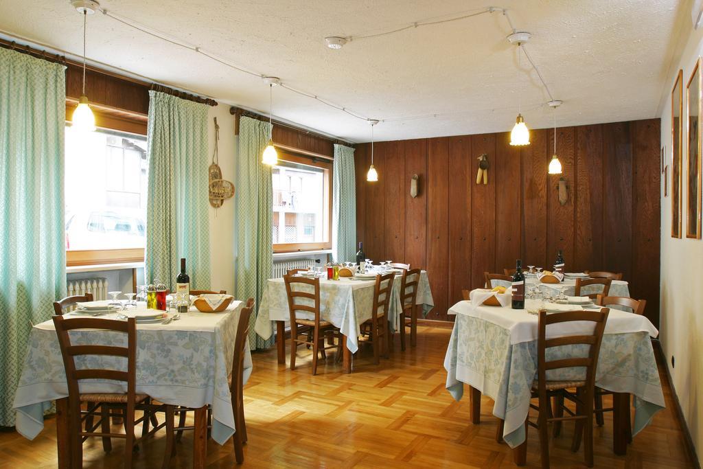 Hotel Biancaneve Oulx المظهر الخارجي الصورة